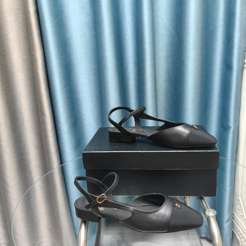 Efficient Chxnxl Sandals 131145