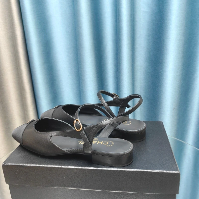 Efficient Chxnxl Sandals 131145