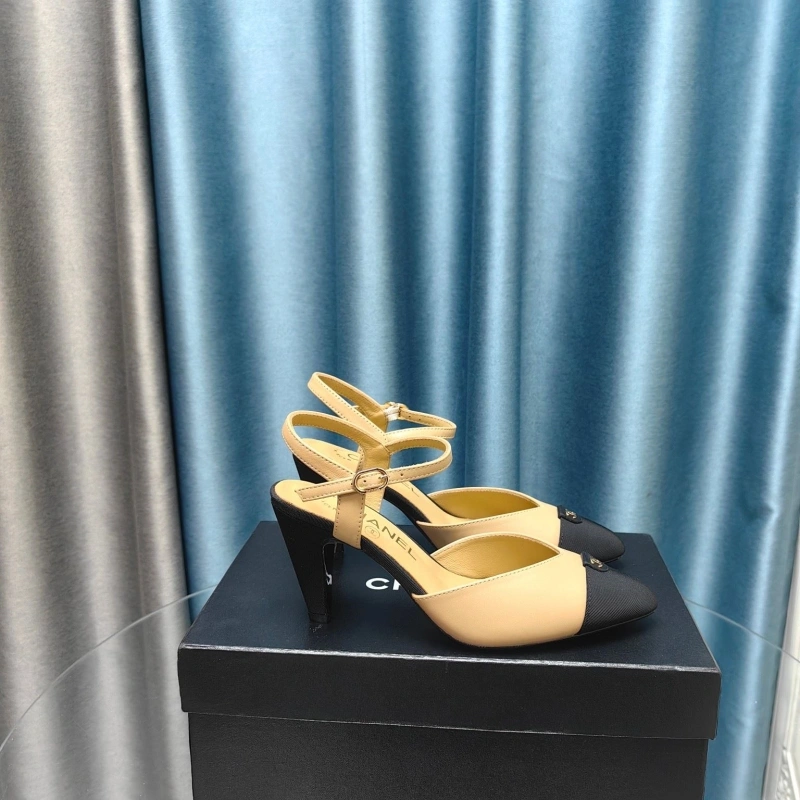 Unique Chxnxl Sandals 131148