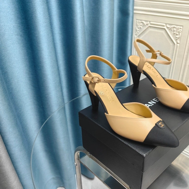 Unique Chxnxl Sandals 131148