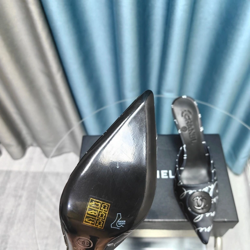 ModernLook Chxnxl High Heels 131545