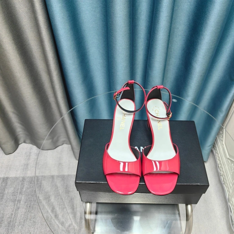 EyeCatching Chxnxl Sandals 131130