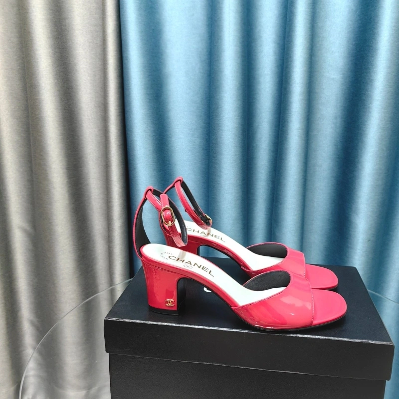 EyeCatching Chxnxl Sandals 131130