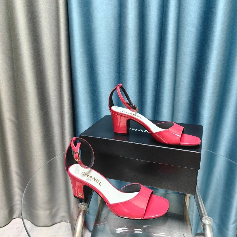 EyeCatching Chxnxl Sandals 131130