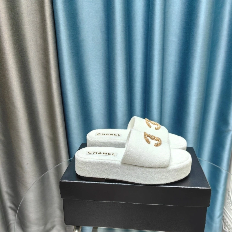 SportInspired Chxnxl Slippers 130624