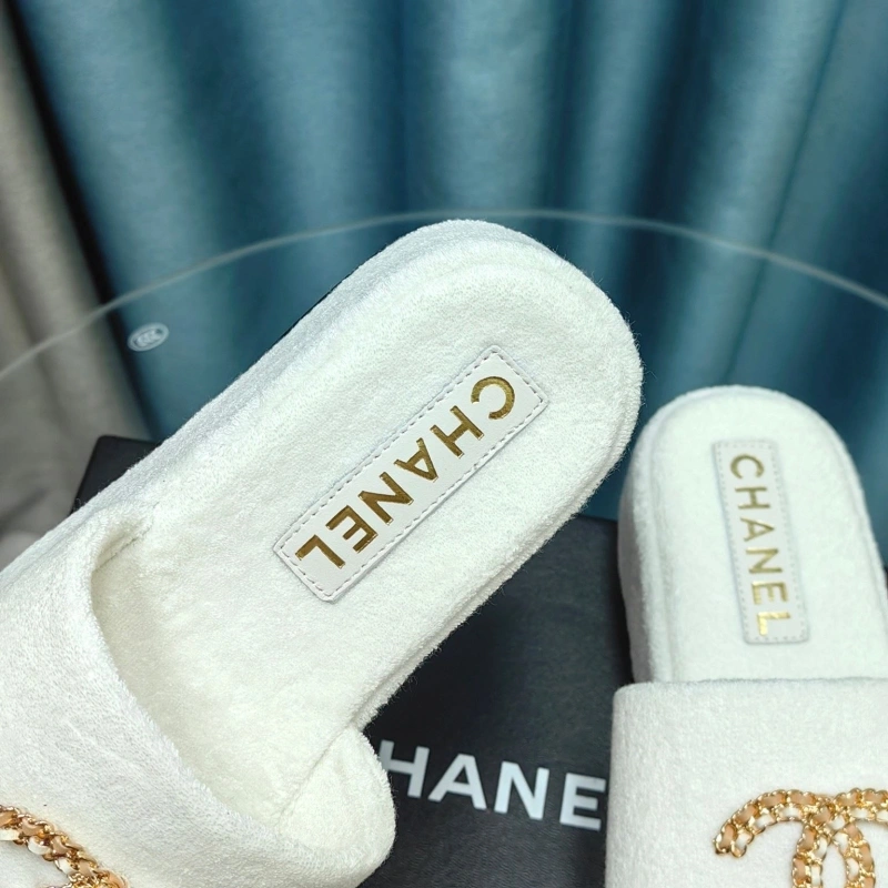 SportInspired Chxnxl Slippers 130624