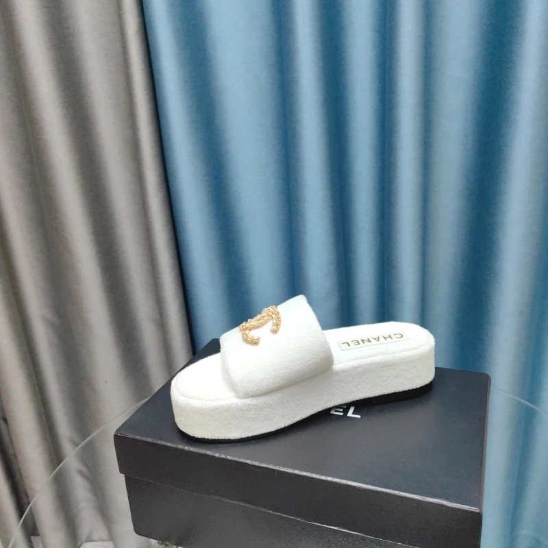 SportInspired Chxnxl Slippers 130624