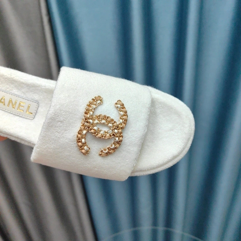 SportInspired Chxnxl Slippers 130624