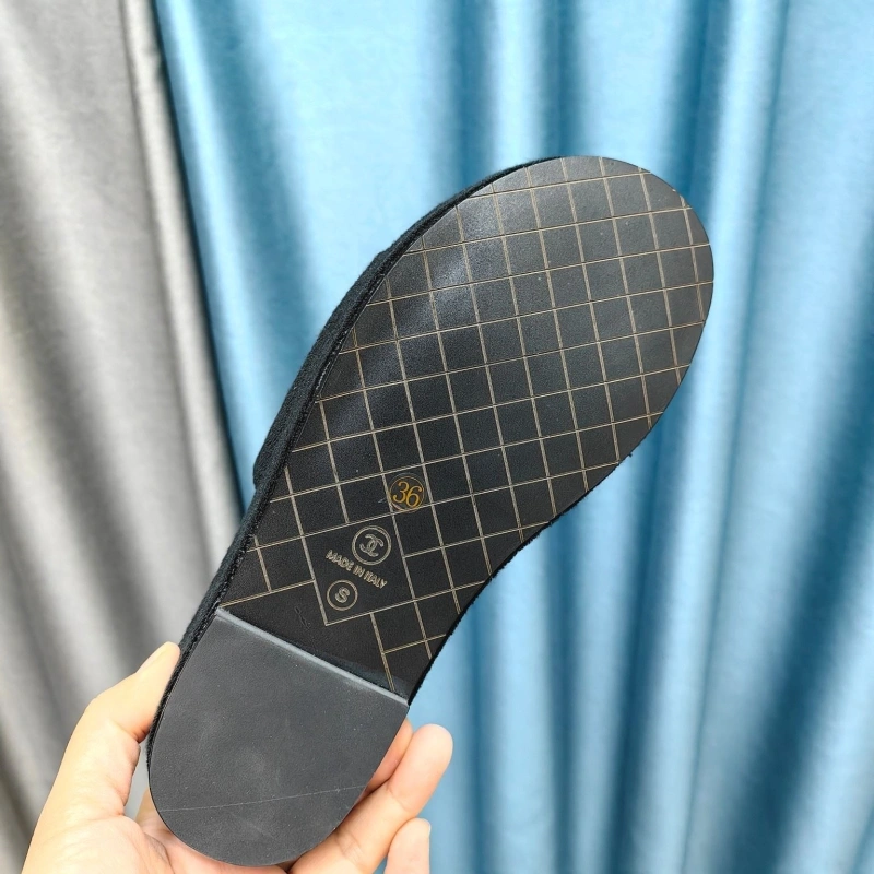 Sophisticated Chxnxl Slippers 130615