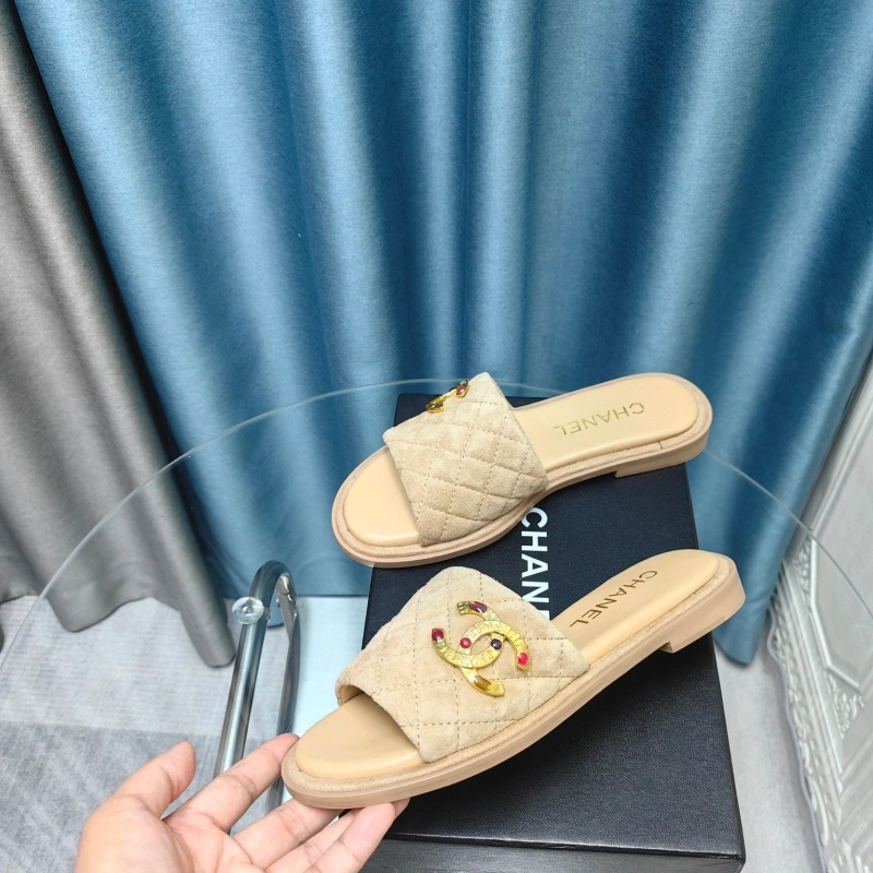 Bright Chxnxl Slippers 130612