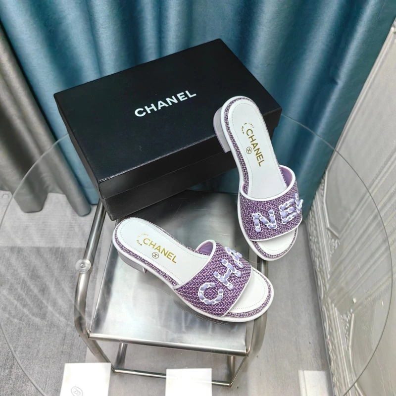 Bright Chxnxl Slippers 130604