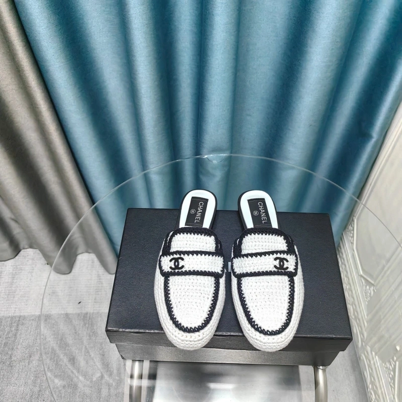 Compact Chxnxl Slippers 130593