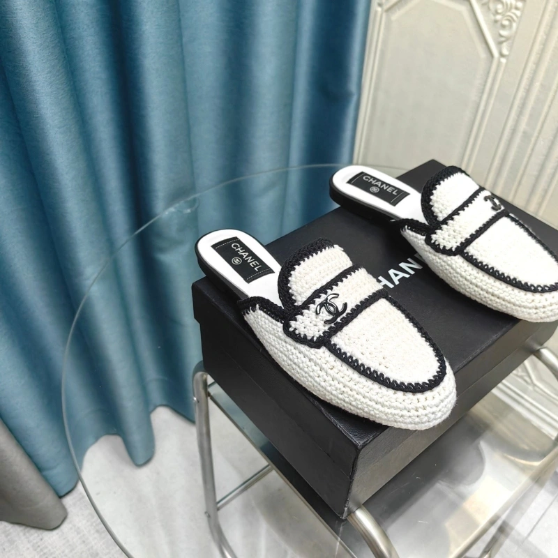 Compact Chxnxl Slippers 130593