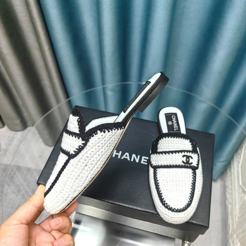Compact Chxnxl Slippers 130593