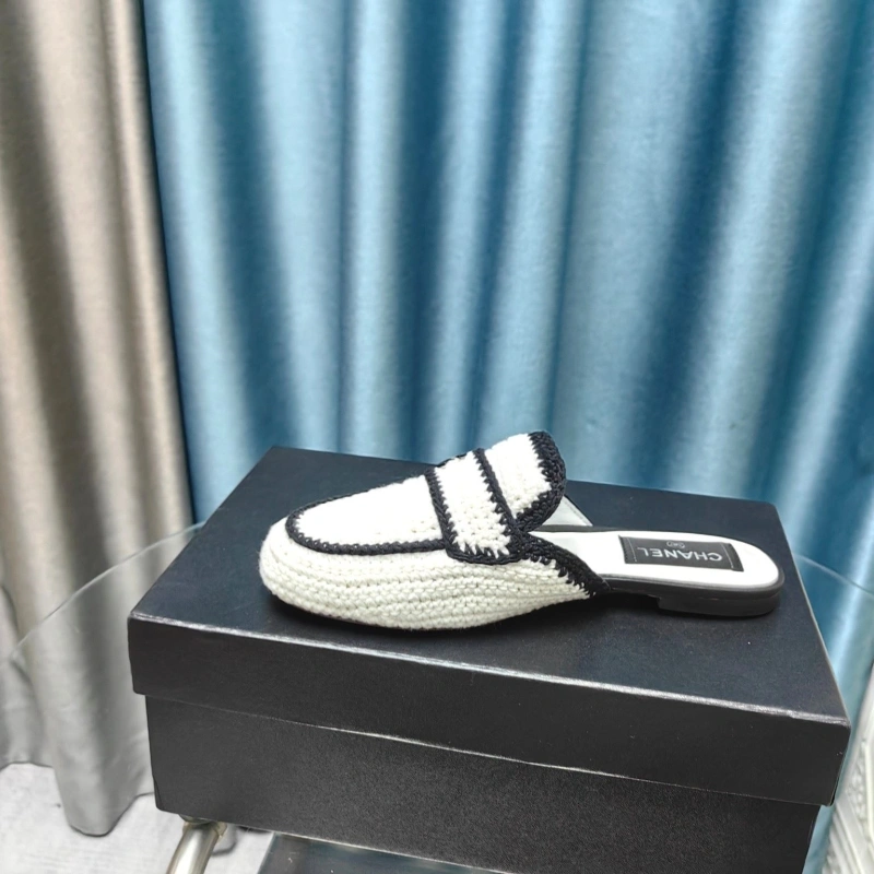 Compact Chxnxl Slippers 130593