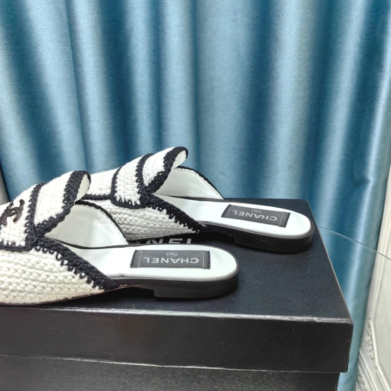 Compact Chxnxl Slippers 130593