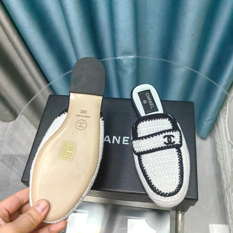 Compact Chxnxl Slippers 130593