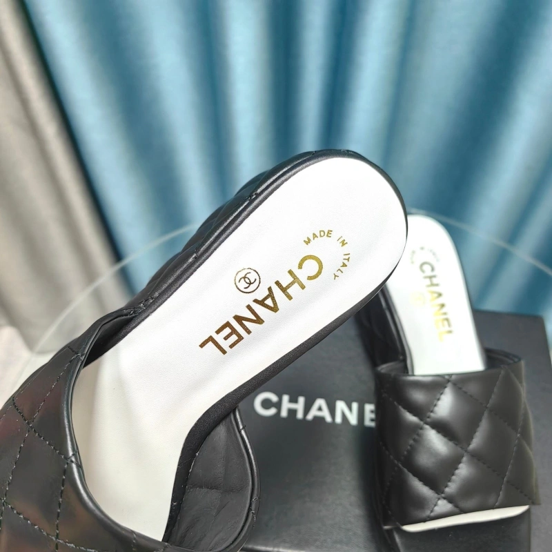Vibrant Chxnxl Sandals 131099