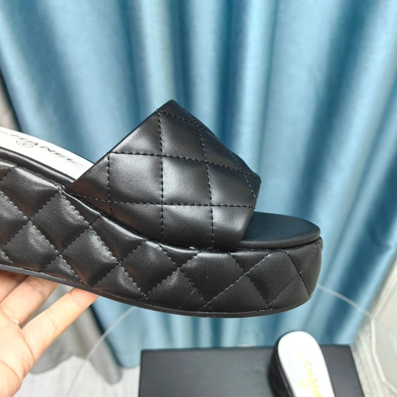 Vibrant Chxnxl Sandals 131099