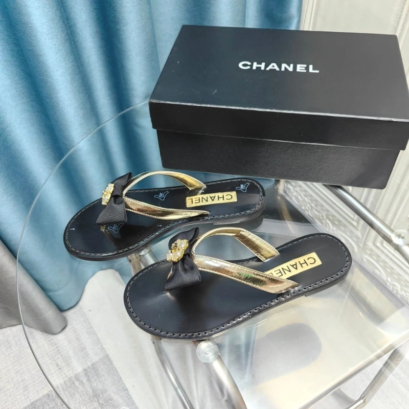 Bold Chxnxl Slippers 130590