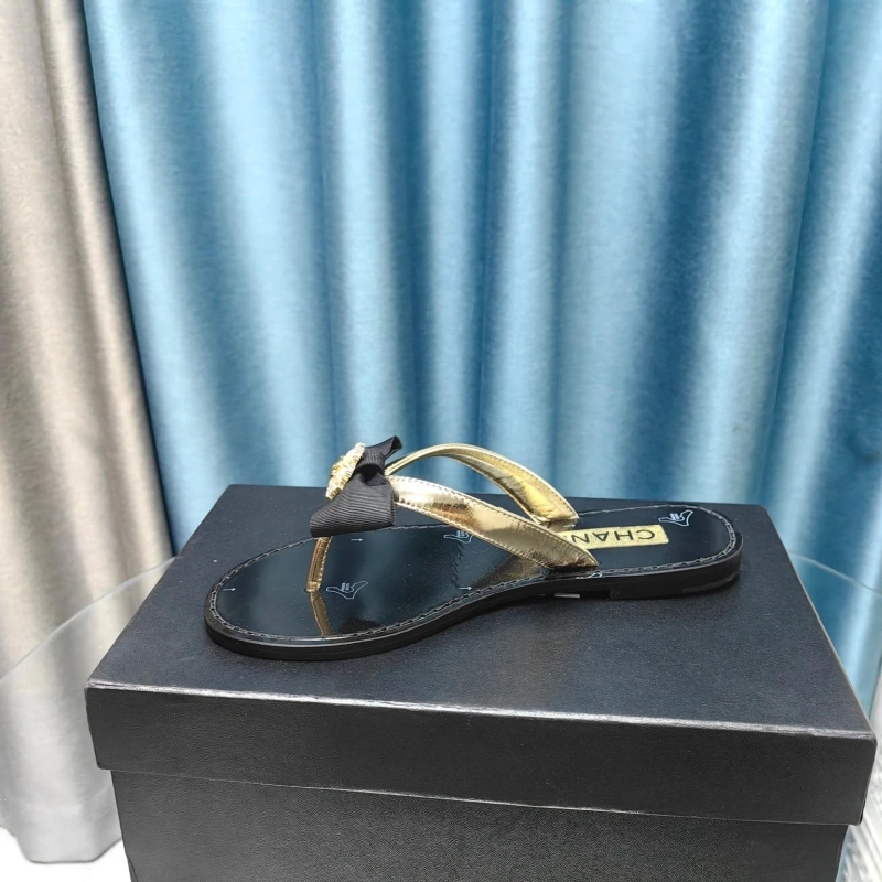 Bold Chxnxl Slippers 130590