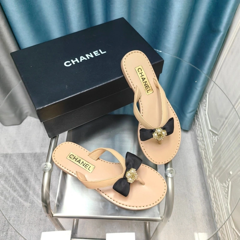 Timeless Chxnxl Slippers 130600