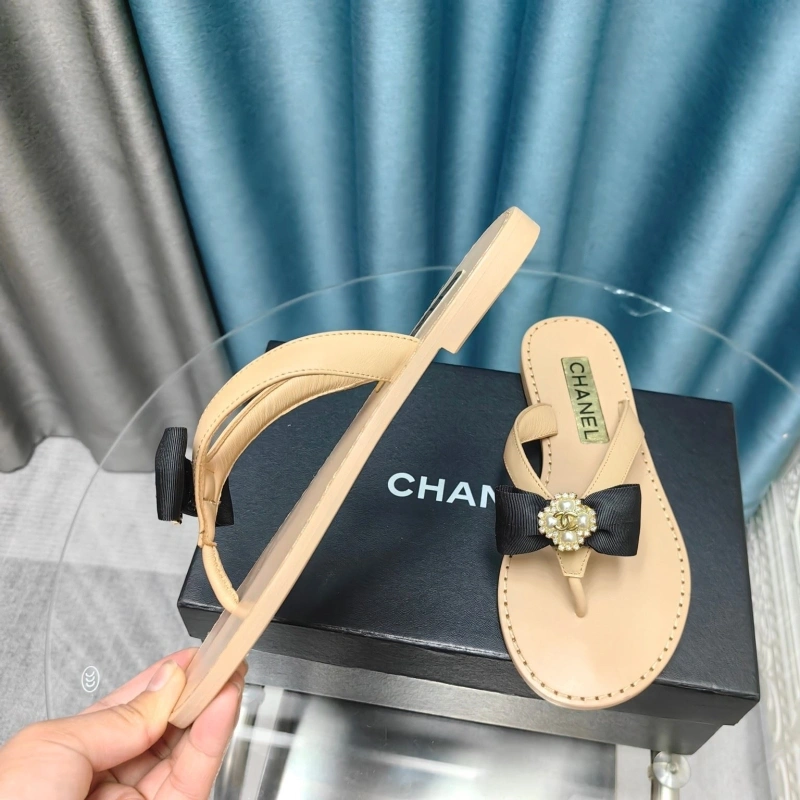 Timeless Chxnxl Slippers 130600