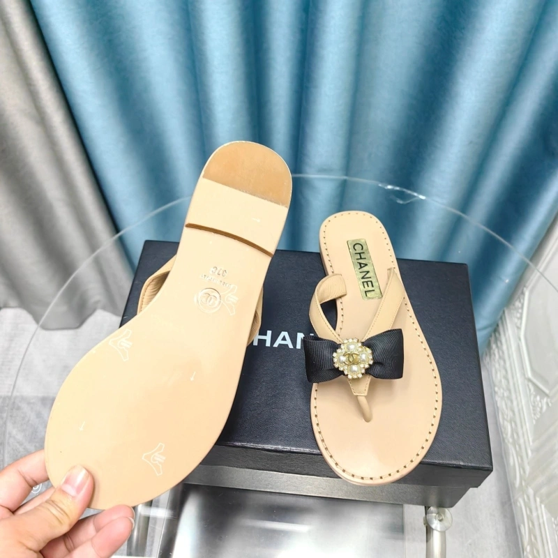 Timeless Chxnxl Slippers 130600
