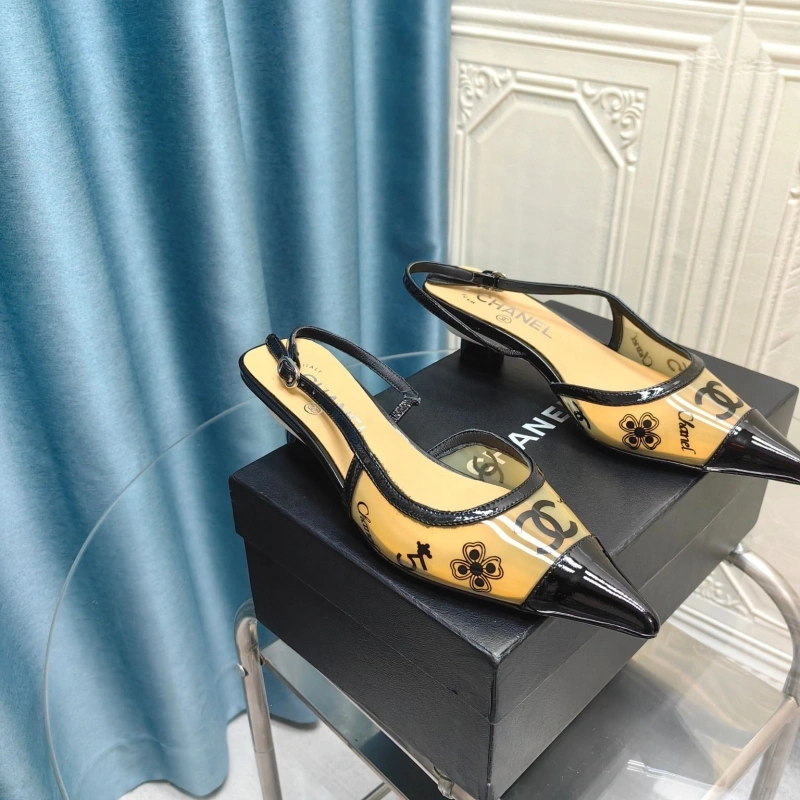 Refined Chxnxl Sandals 131092