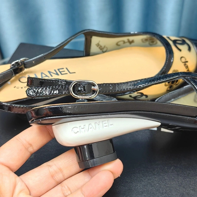 Refined Chxnxl Sandals 131092