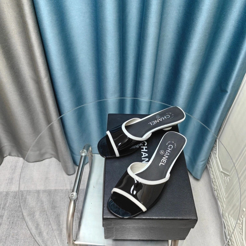 Classic Chxnxl Sandals 131088