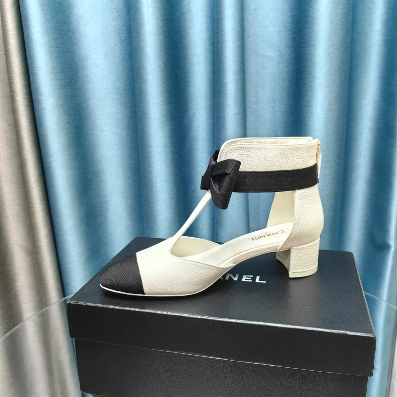 Compact Chxnxl Sandals 131061
