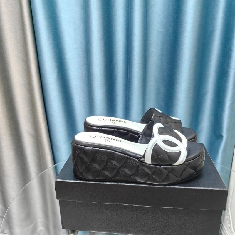 Practical Chxnxl Slippers 130577