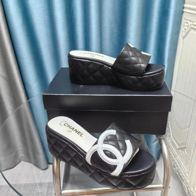 Practical Chxnxl Slippers 130577