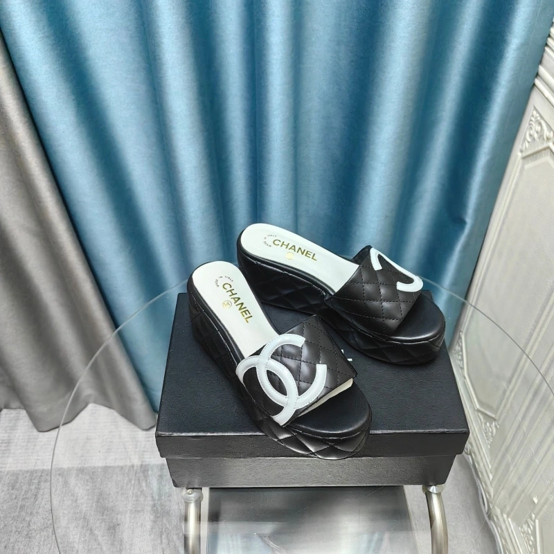 Practical Chxnxl Slippers 130577