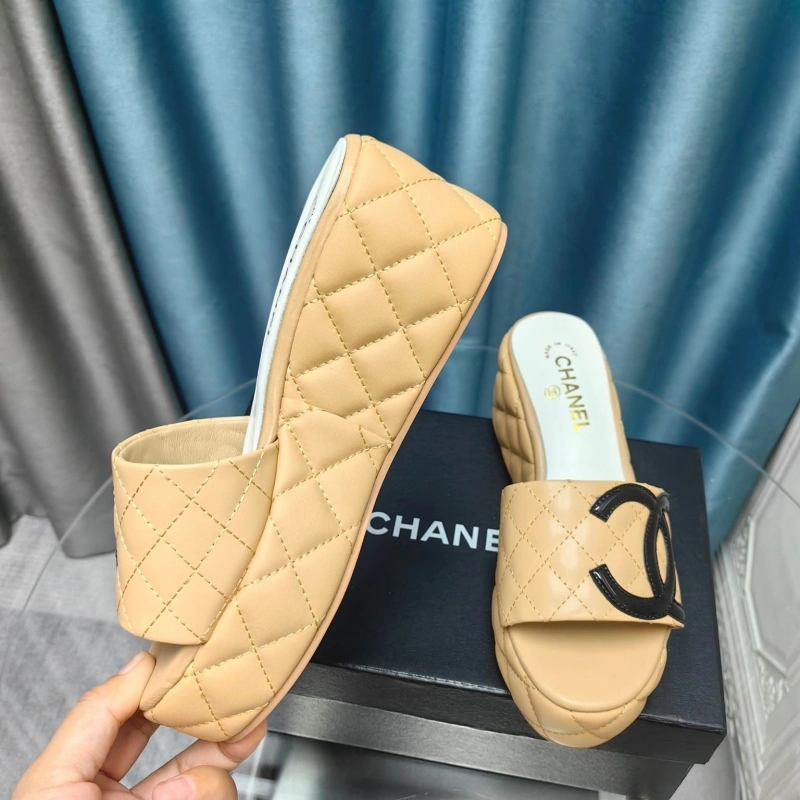 Timeless Chxnxl Slippers 130576