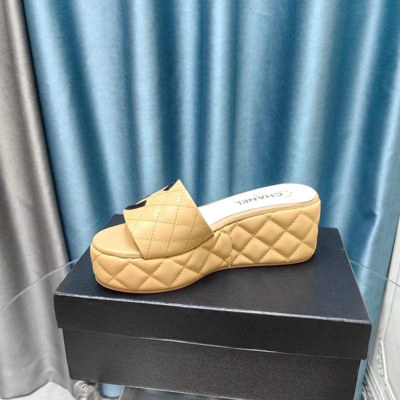 Timeless Chxnxl Slippers 130576