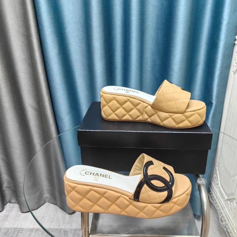 Timeless Chxnxl Slippers 130576