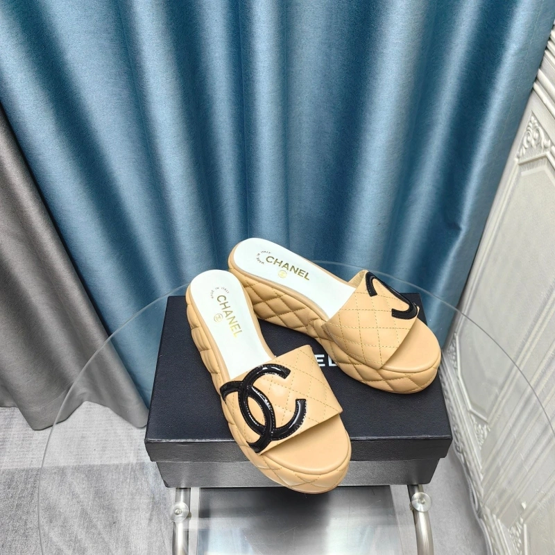 Timeless Chxnxl Slippers 130576