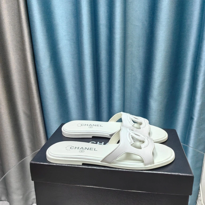 Comfortable Chxnxl Slippers 130570