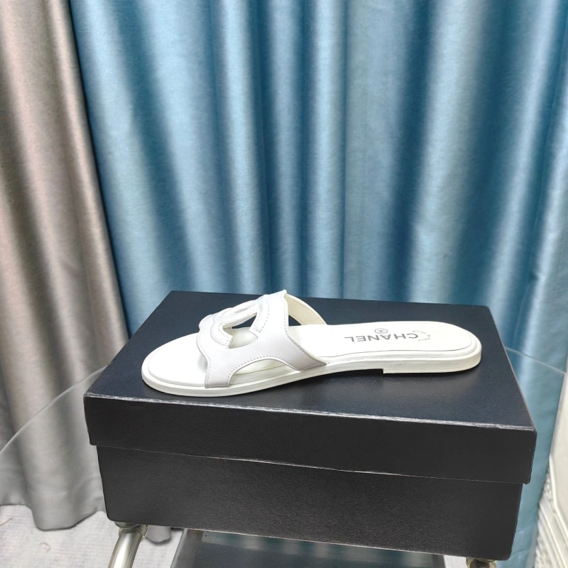 Comfortable Chxnxl Slippers 130570
