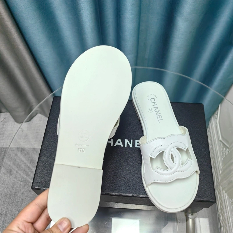 Comfortable Chxnxl Slippers 130570