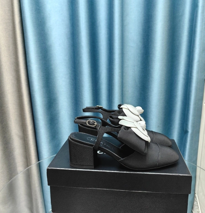 NewStyle Chxnxl Sandals 131045