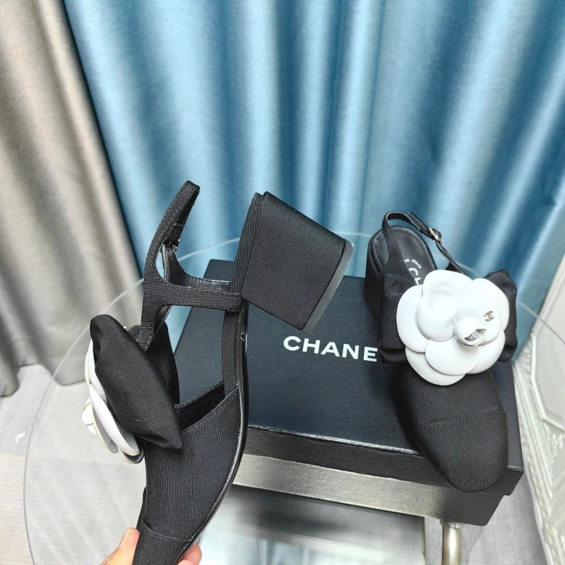 NewStyle Chxnxl Sandals 131045