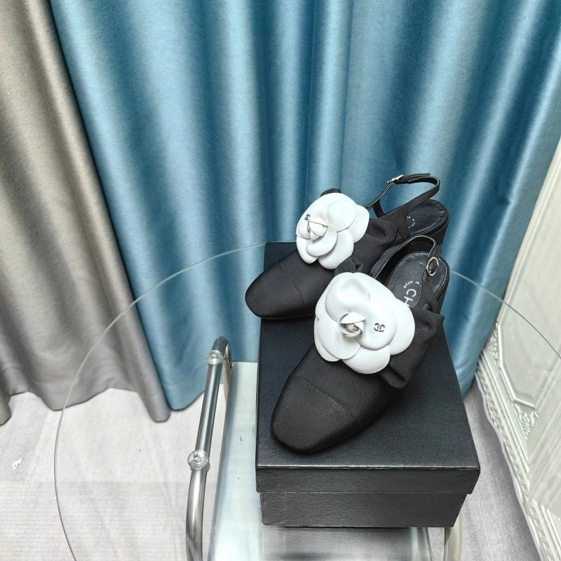 NewStyle Chxnxl Sandals 131045