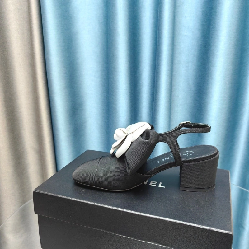 NewStyle Chxnxl Sandals 131045