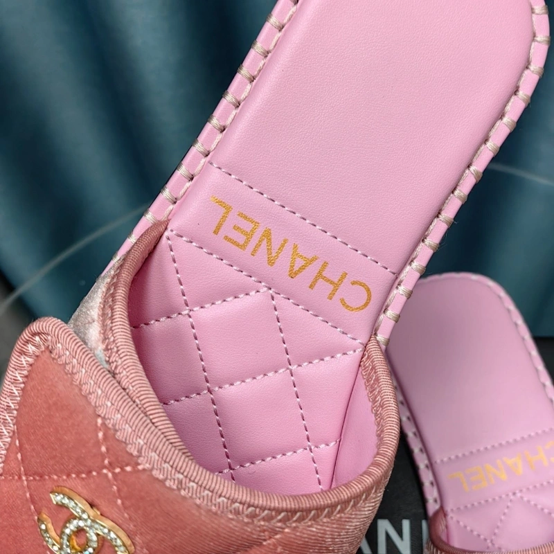 HighQuality Chxnxl Slippers 130572