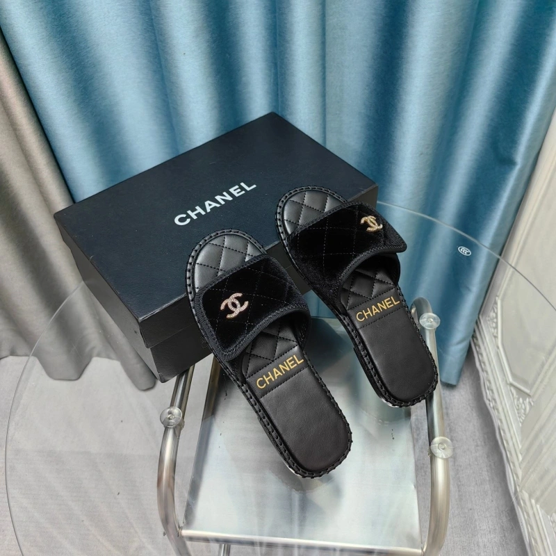 Refined Chxnxl Slippers 130569
