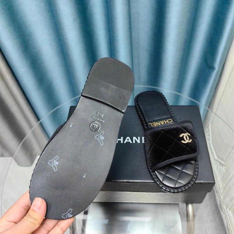 Refined Chxnxl Slippers 130569
