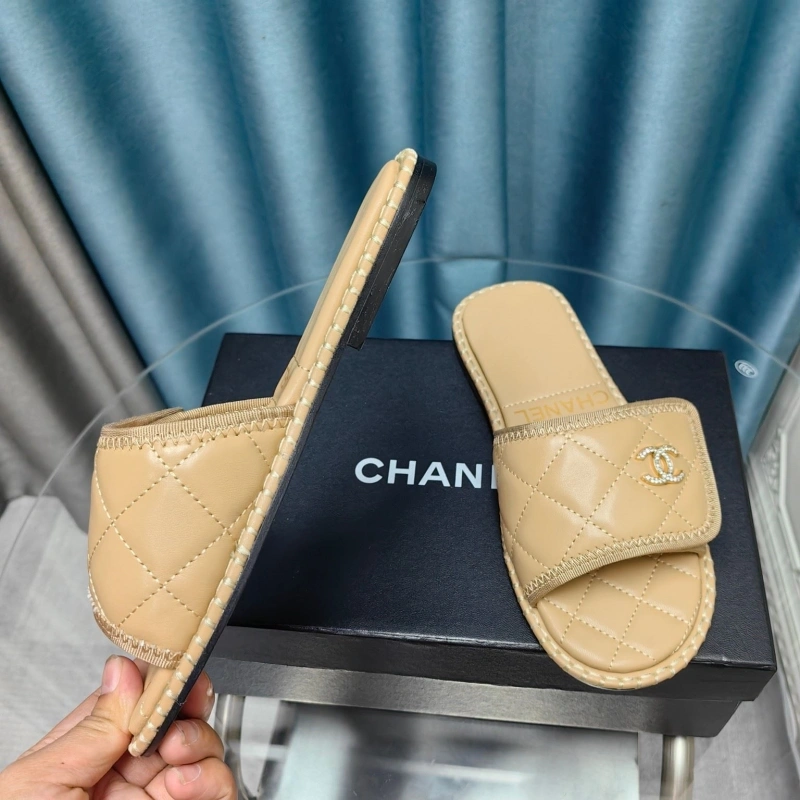 Comfortable Chxnxl Slippers 130567